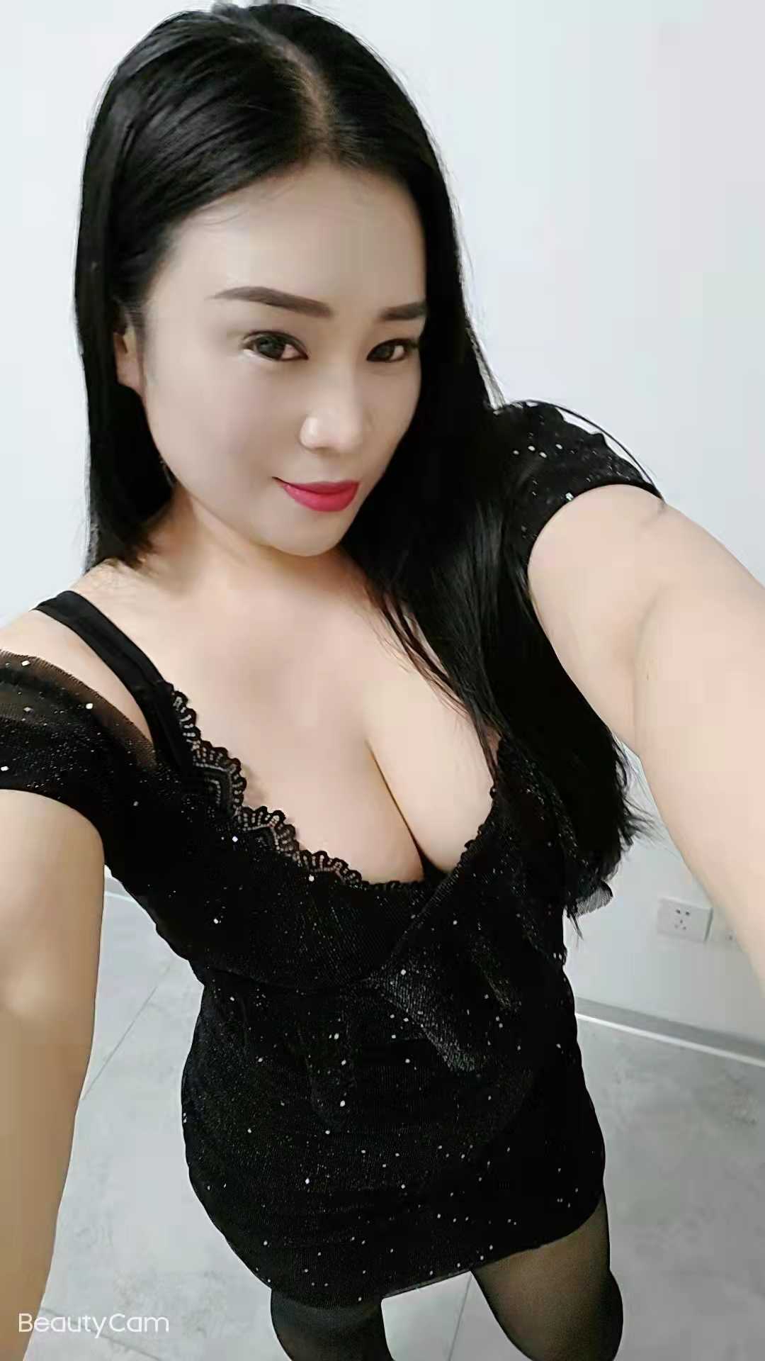 潘家园丝足dh熟女